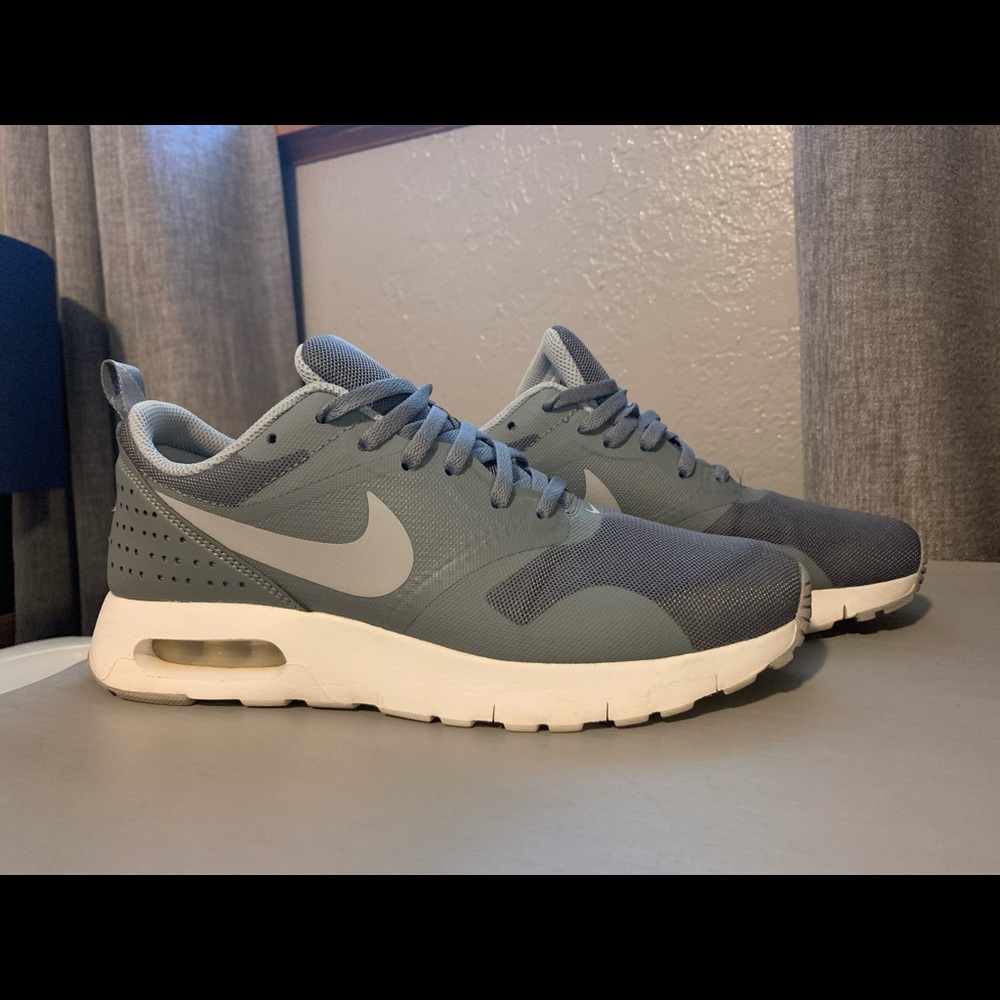 Nike Air Max Tarvas Grey